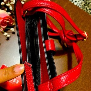 Guess sling for girls